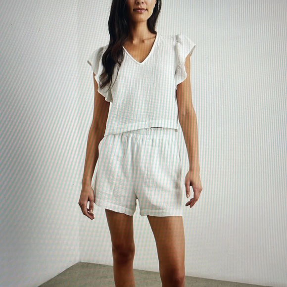 Rails Leighton Short Size XL White Relaxed Fit Smocked Elastic Waist EUC - Picture 10 of 11